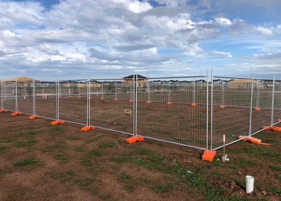 High Strength 2100x2400mm Temporary Steel Fencing For Commercial Construction