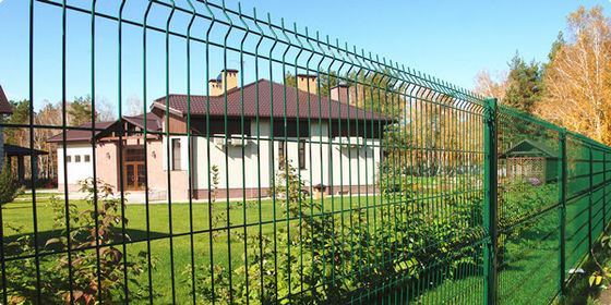 Aço Galvanizado Metal Cercas de jardim Painéis de PVC revestido de V exterior Dobragem 3d Curva Soldado Telhas de malha cerca
